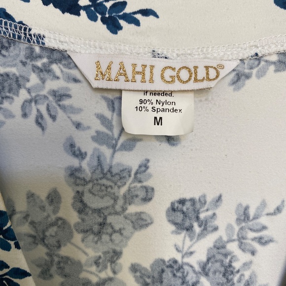 Mahi Gold Riptide Romper in Flowers for Evelyn Monomoy Medium - Picture 5 of 5